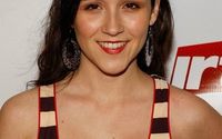 Shannon Woodward 